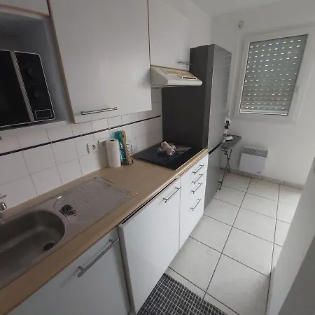 아파트 Centre, Grand T2 Balcon Pkg, Gare 600m, Tres Calme *