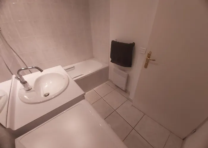 Centre, Grand T2 Balcon Pkg, Gare 600m, Tres Calme アパート