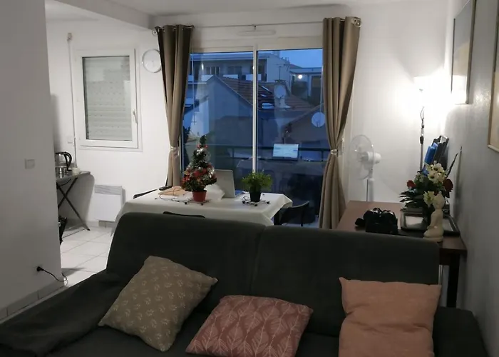 Centre, Grand T2 Balcon Pkg, Gare 600m, Tres Calme